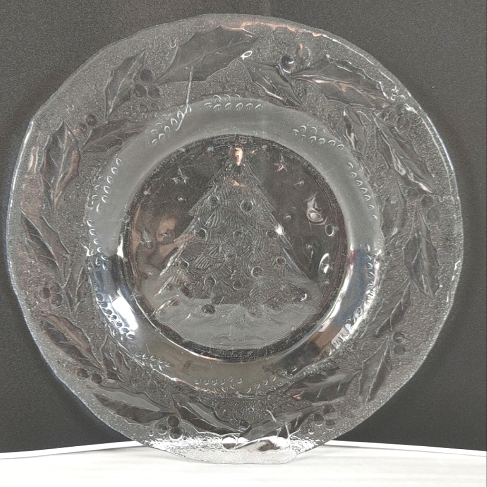 Arcoroc HOLLY TREE Glass Salad Plate Replacement Poinsettia's France Embossed Vt
